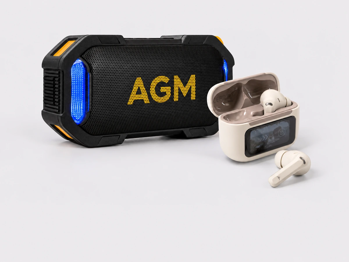 Enceinte AGM Magrock et écouteurs AGM Buds9 avec boîtier de recharge ouvert